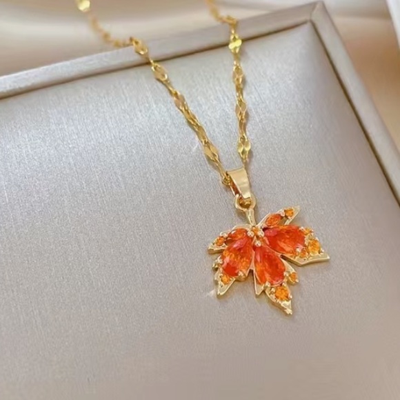 NWT Red Maple Leaf Pendant Inlaid Zircon 18K Gold Plated Copper Necklace - Picture 1 of 7